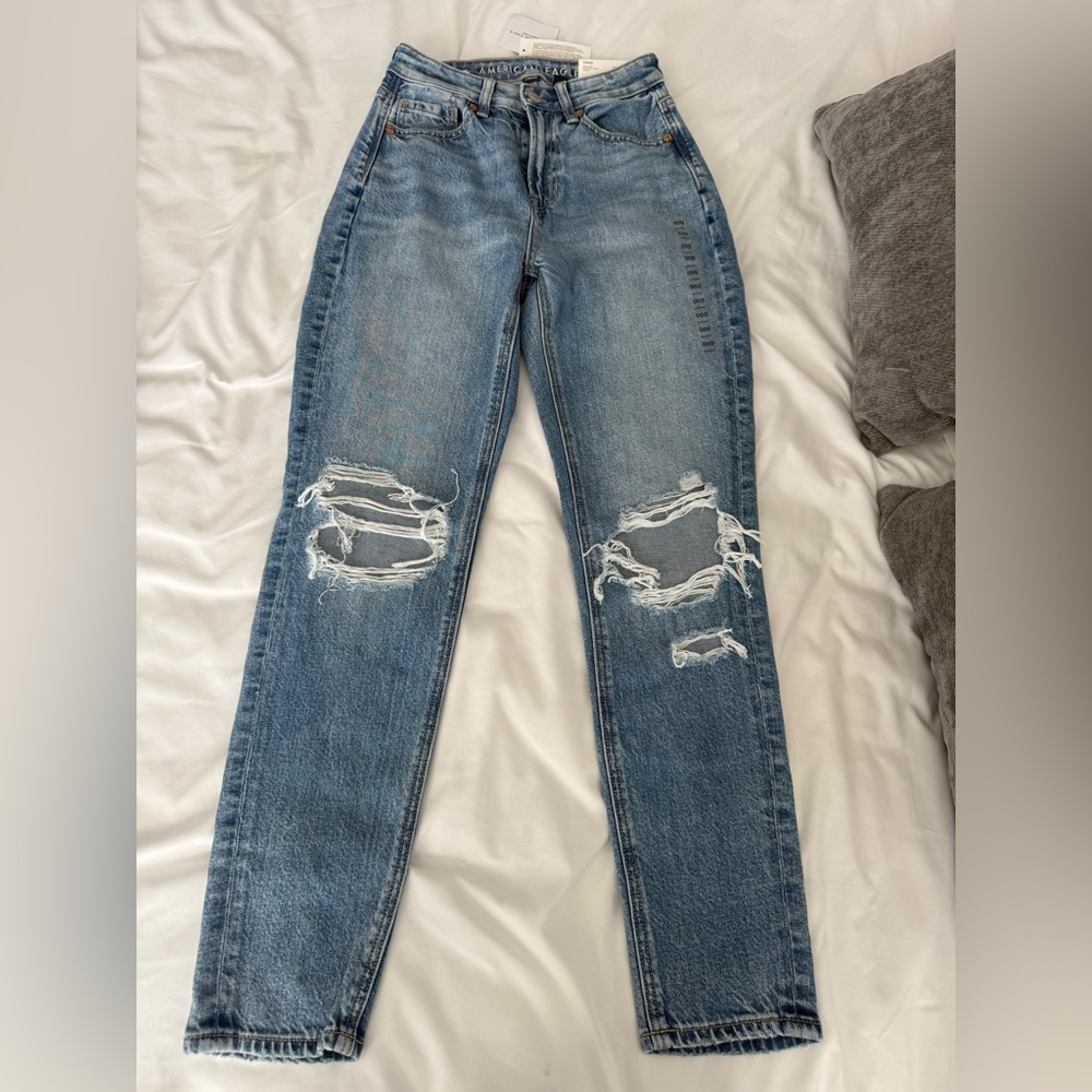 American Eagle Mom Jeans Strigid